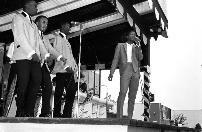 Framed Print : Soul Singer With The Spinners In NY Framed Print : Soul Singer With The Spinners In NY