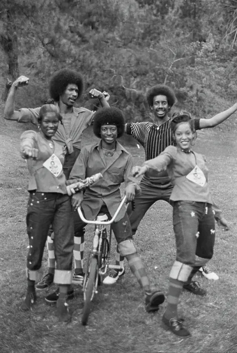 Framed Print : Soul Train Dancers