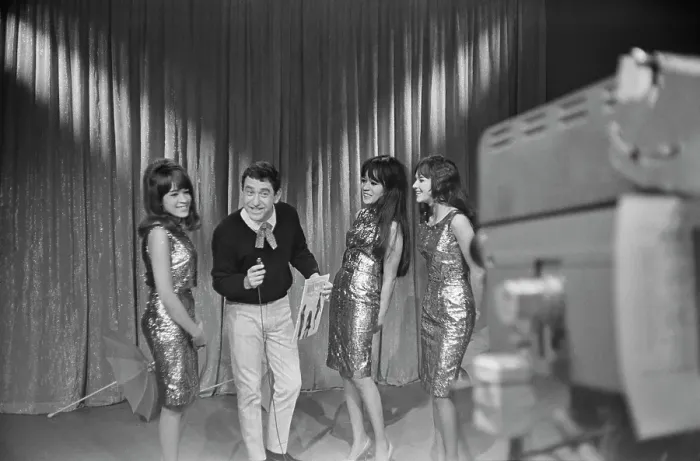 Framed Print : Soupy And The Ronettes Framed Print : Soupy And The Ronettes