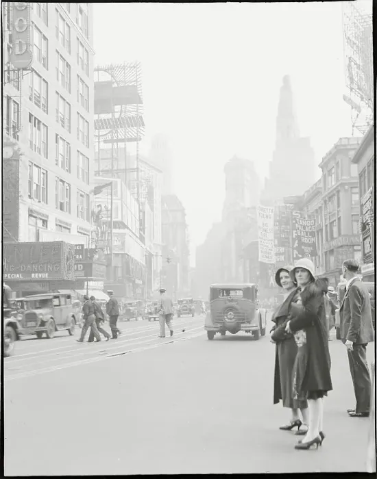 Framed Print : South on Broadway Towards Time Square Framed Print : South on Broadway Towards Time Square