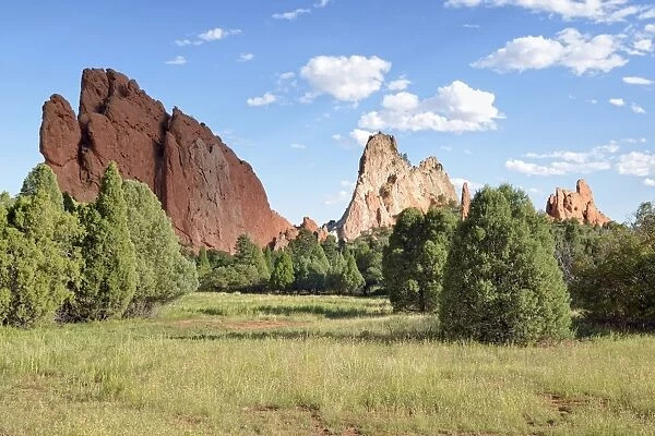 South Gate Rock, left, and Cathedral Rock, Garden of the Gods, red sandstone rocks, Colorado Springs, Colorado, USA