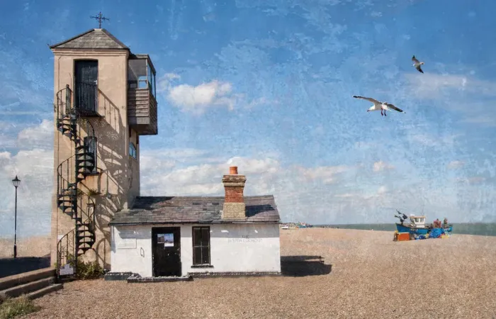 Framed Print : The South Lookout, Aldeburgh Framed Print : The South Lookout, Aldeburgh
