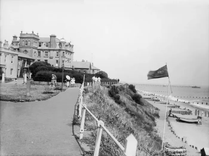 Framed Print : Southwold. The sea front of Southwold in Suffolk, circa 1920 Framed Print : Southwold. The sea front of Southwold in Suffolk, circa 1920