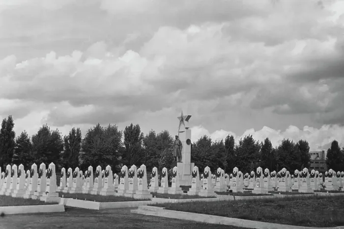 Framed Print : Soviet Cemetery In Prague