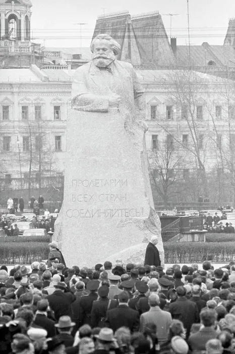 Framed Print : Soviet Leaders with Khrushchev at Marx Monument