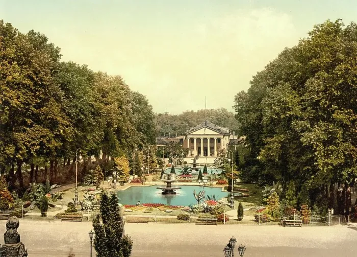 Framed Print : The spa hotel in Wiesbaden, Hesse, Germany, Historic, digitally restored reproduction of a photochrome print from the 1890s Framed Print : The spa hotel in Wiesbaden, Hesse, Germany, Historic, digitally restored reproduction of a photochrome print from the 1890s