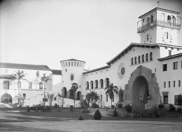 Framed Print : Spanish Courthouse
