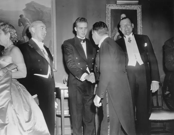 Framed Print : Spanish Leaders Attending Institute Dinner Framed Print : Spanish Leaders Attending Institute Dinner