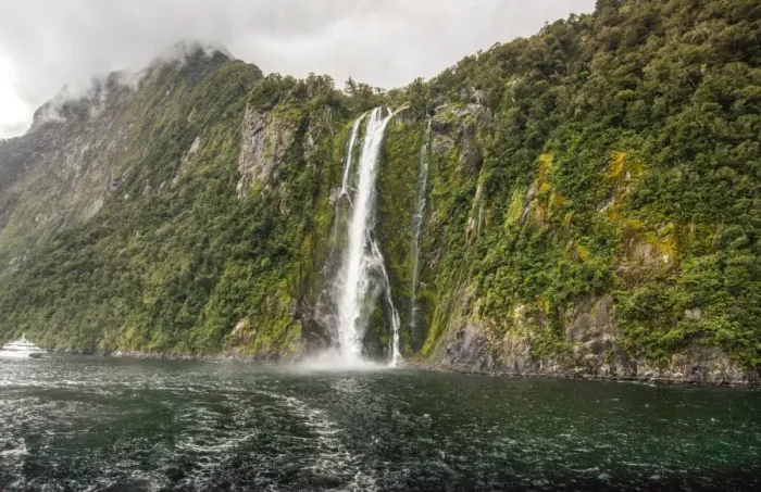 Framed Print : The spectacular landscape of Stirling Falls in Milford Sound, New Zealand Framed Print : The spectacular landscape of Stirling Falls in Milford Sound, New Zealand