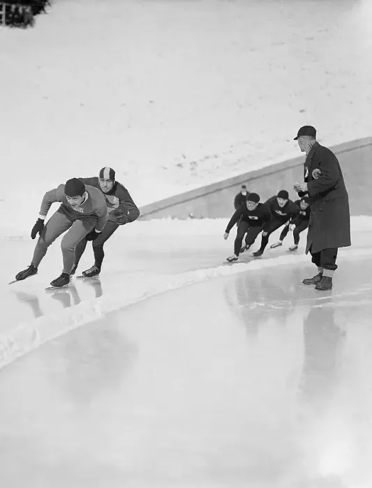 Framed Print : Speed Skaters Round a Corner Framed Print : Speed Skaters Round a Corner