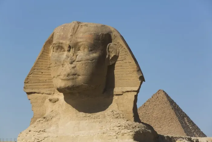 Framed Print : Sphinx (foreground), Pyramid of Mycerinus (background), The Giza Pyramids Framed Print : Sphinx (foreground), Pyramid of Mycerinus (background), The Giza Pyramids