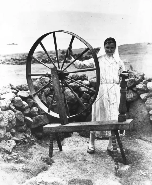 Framed Print : Spinning Wheel