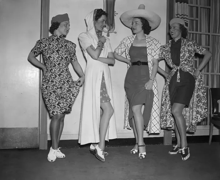 fashion 1938 dresses File:StateLibQld 1 127575 Stepping out for a Spring fashion parade, 1938.jpg
