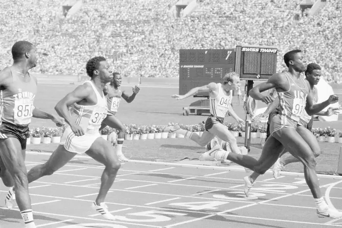Framed Print : Sprinter Carl Lewis Finishing 100 Meter Dash Framed Print : Sprinter Carl Lewis Finishing 100 Meter Dash