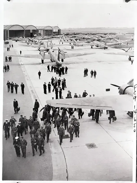 Framed Print : Squadron of Wellington Bombers, UK 1940 Framed Print : Squadron of Wellington Bombers, UK 1940