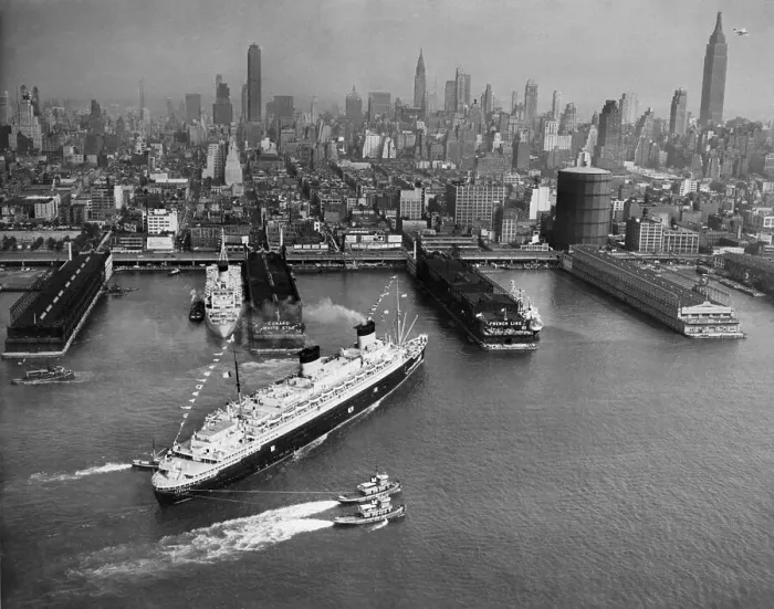 Framed Print : SS Liberte (Formerly Europa) Berths in New York, 1950 Framed Print : SS Liberte (Formerly Europa) Berths in New York, 1950