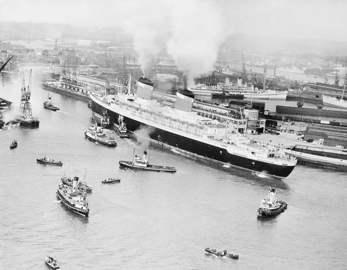 Framed Print : SS United States Entering Southampton Harbor Framed Print : SS United States Entering Southampton Harbor