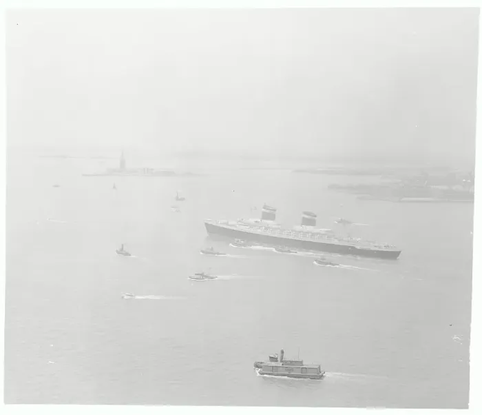 Framed Print : SS United States Sailing Past Statue of Liberty Framed Print : SS United States Sailing Past Statue of Liberty