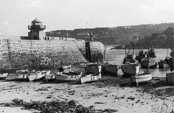 Framed Print : St Ives Harbour Framed Print : St Ives Harbour