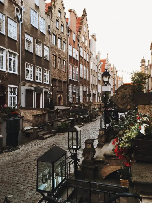 Framed Print : St Marys Street (Ulica Mariacka) in Gdansk, Poland Framed Print : St Marys Street (Ulica Mariacka) in Gdansk, Poland