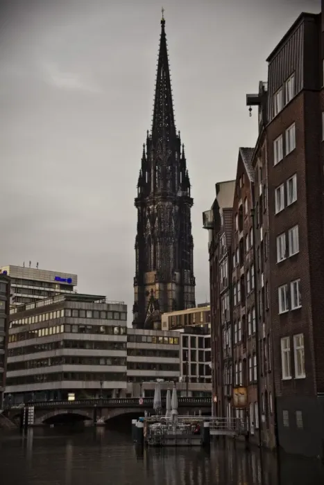Framed Print : St Nicholas Church in Hamburg