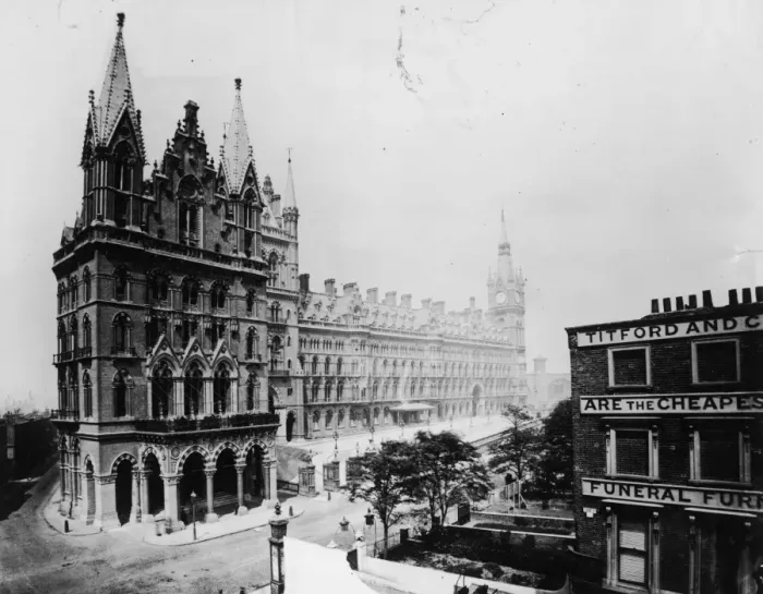 Framed Print : St Pancras Station