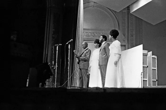 Framed Print : The Staple Singers At The New York Folk Festival Framed Print : The Staple Singers At The New York Folk Festival