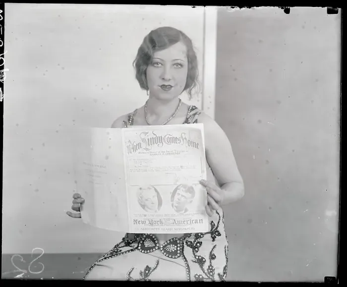 Framed Print : Star June Mayor Introducing Sing About Lindbergh Framed Print : Star June Mayor Introducing Sing About Lindbergh