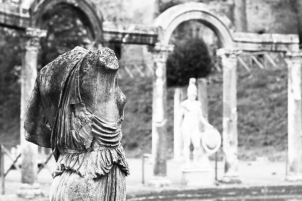 Statue. Hadrians villa. Tivoli. Italy