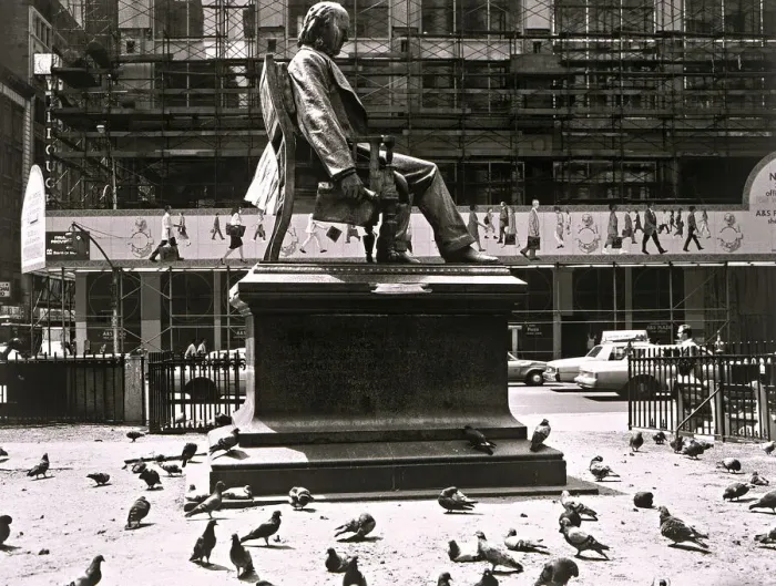 Framed Print : Statue and pigeons, New York City Framed Print : Statue and pigeons, New York City