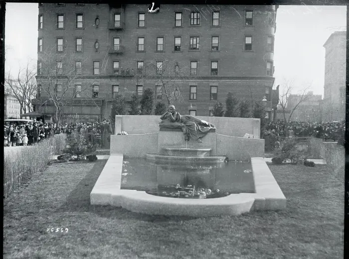 Framed Print : Statue of Reclining Woman