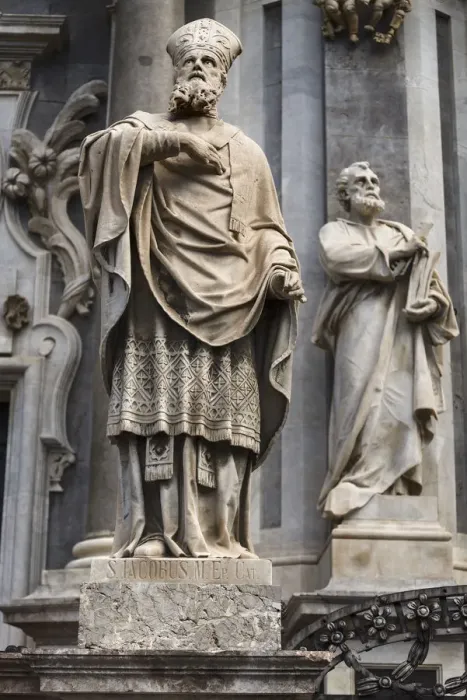 Framed Print : Statue of St. Peter, facade of cathedral. Catania