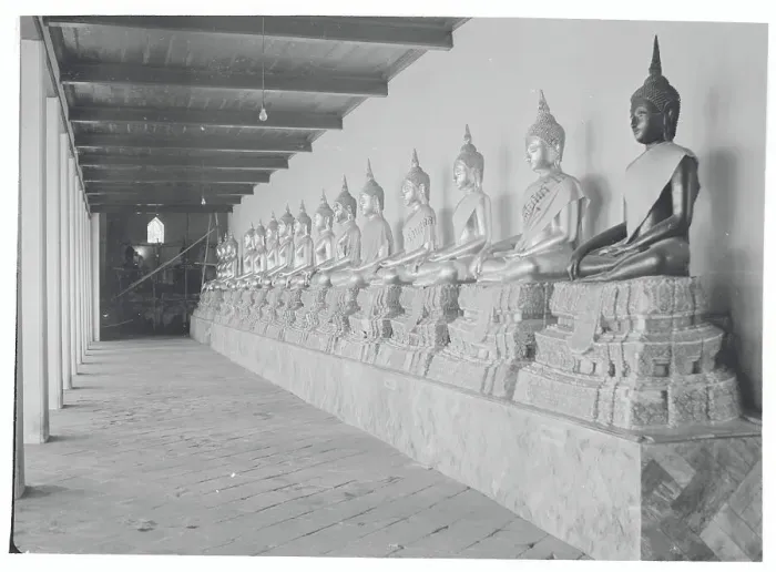 Framed Print : Statues in Bangkok Court Framed Print : Statues in Bangkok Court