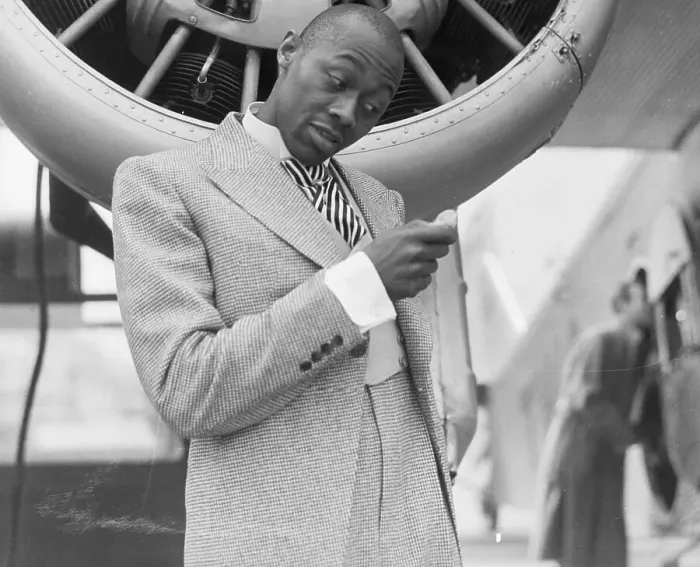 Framed Print : Stepin Fetchit To Board Airplane Framed Print : Stepin Fetchit To Board Airplane