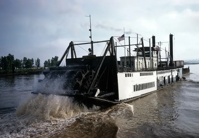Framed Print : STERNWHEEL BOAT ON THE MISSISSIPPI