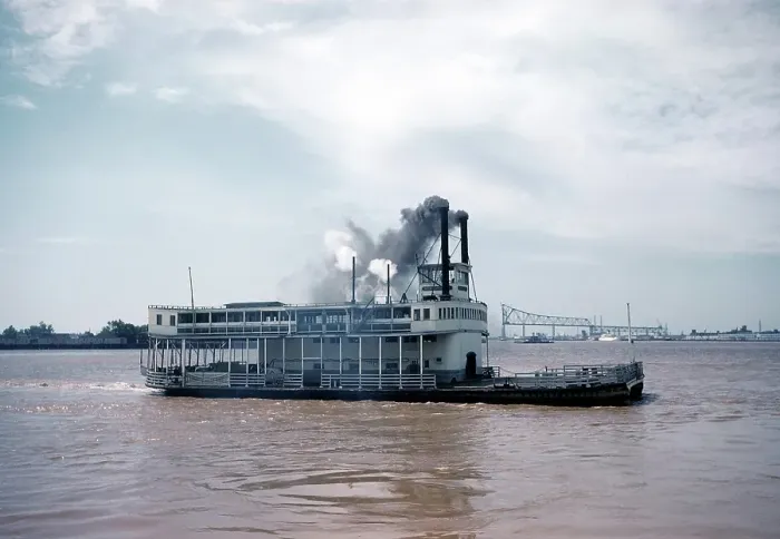 Framed Print : STERNWHEEL BOAT ON THE MISSISSIPPI Framed Print : STERNWHEEL BOAT ON THE MISSISSIPPI