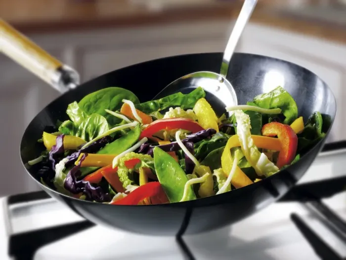 Framed Print : Stirfry cooking in a wok Framed Print : Stirfry cooking in a wok