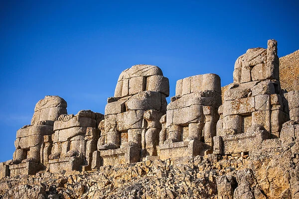 Stone heads at nemrut dagi, Turkey