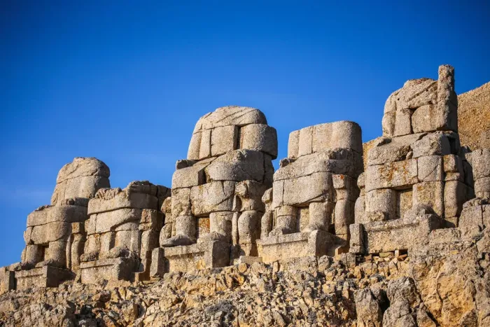 Framed Print : Stone heads at nemrut dagi, Turkey Framed Print : Stone heads at nemrut dagi, Turkey