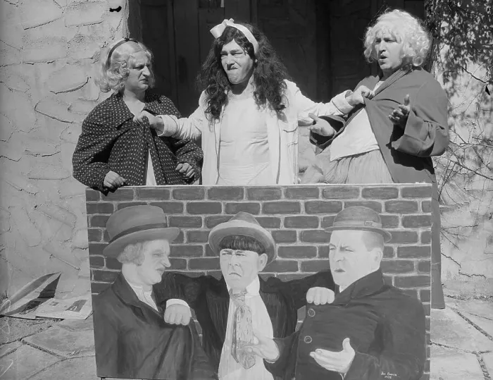 Framed Print : Three Stooges in Scene from Pop Goes the Easel Framed Print : Three Stooges in Scene from Pop Goes the Easel