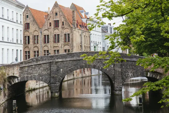 Framed Print : Stown bridge across the canal, Bruges, Belgium Framed Print : Stown bridge across the canal, Bruges, Belgium