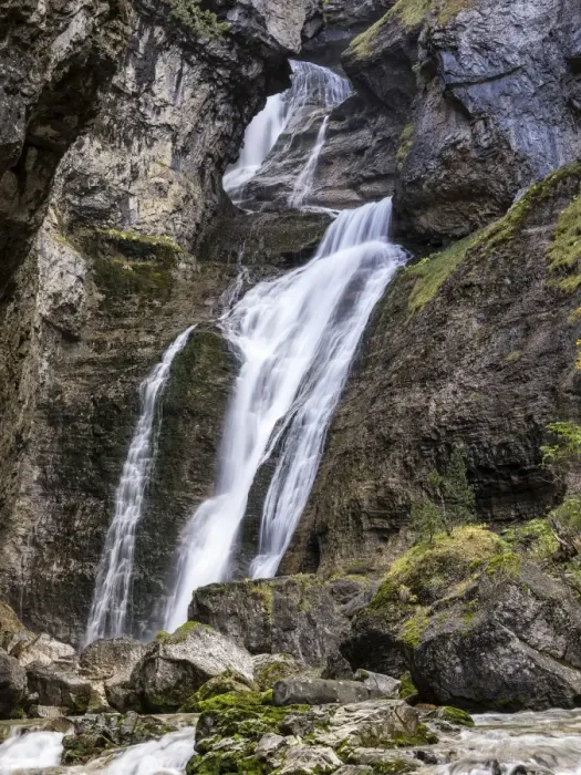 Framed Print : Strait waterfall in the Pyrenees in autumn, Ordesa