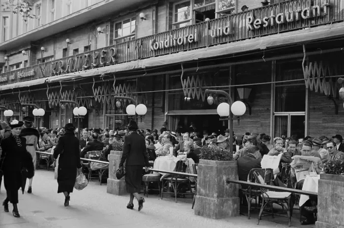 Framed Print : Street Cafe Framed Print : Street Cafe