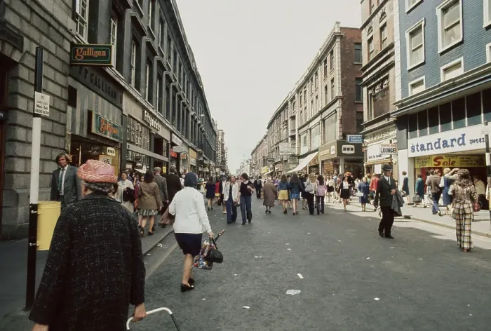 Framed Print : Street Scenes Of Dublin, Ireland Framed Print : Street Scenes Of Dublin, Ireland