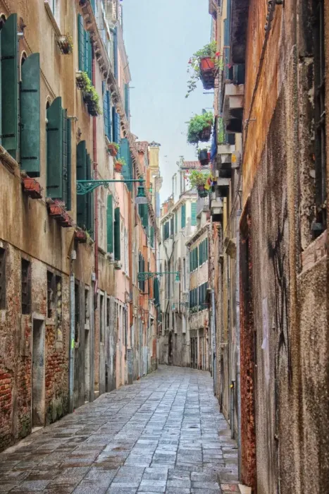 Framed Print : Back street of Venice Framed Print : Back street of Venice