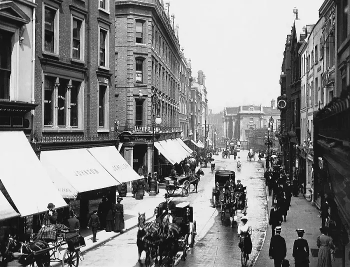 Framed Print : Street View Of Grafton Street, Dublin Framed Print : Street View Of Grafton Street, Dublin