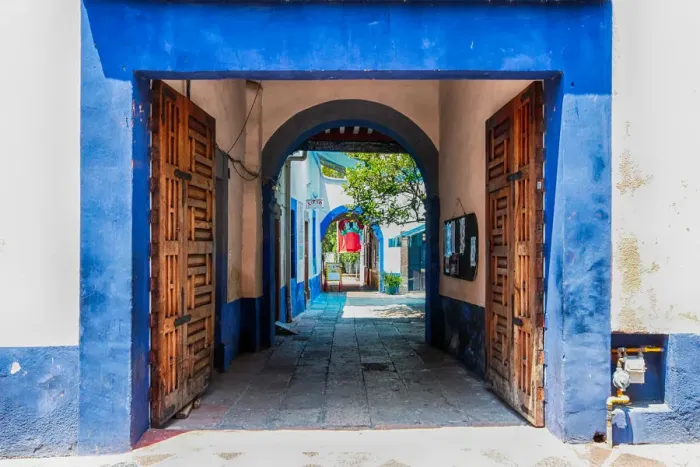 Framed Print : The streets of downtown Queretaro, Mexico Framed Print : The streets of downtown Queretaro, Mexico