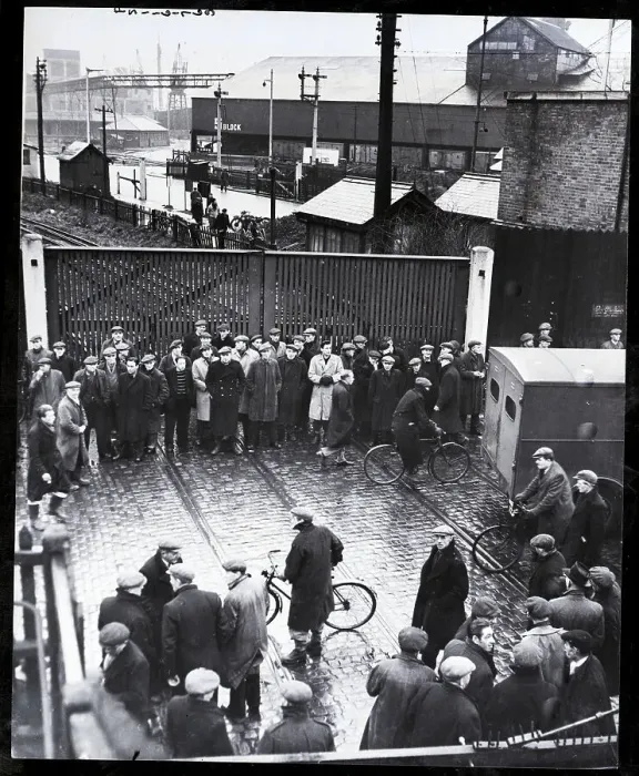 Framed Print : Striking Dockworkers Block Gate Framed Print : Striking Dockworkers Block Gate