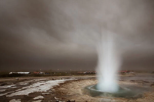 Strokkur, fountain geyser, with volcanic ash cloud, South Iceland, Iceland, Europe