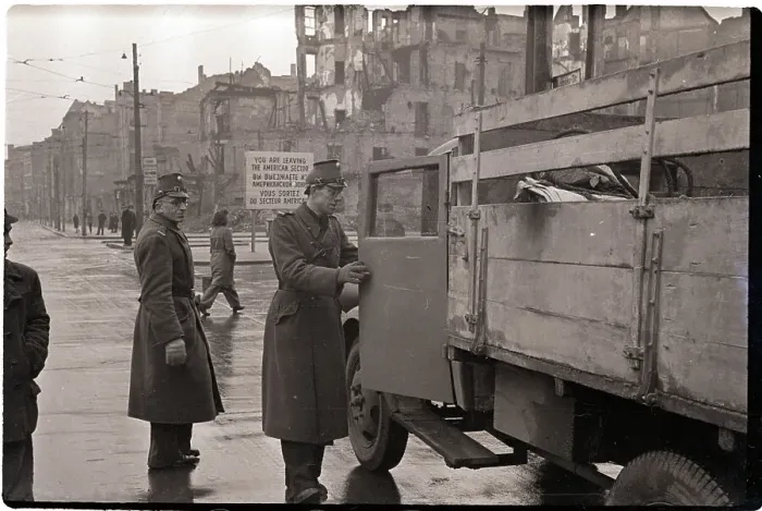 Framed Print : Stumm Police Checking Vehicles Framed Print : Stumm Police Checking Vehicles
